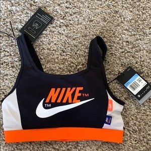 NWT Nike sports bra